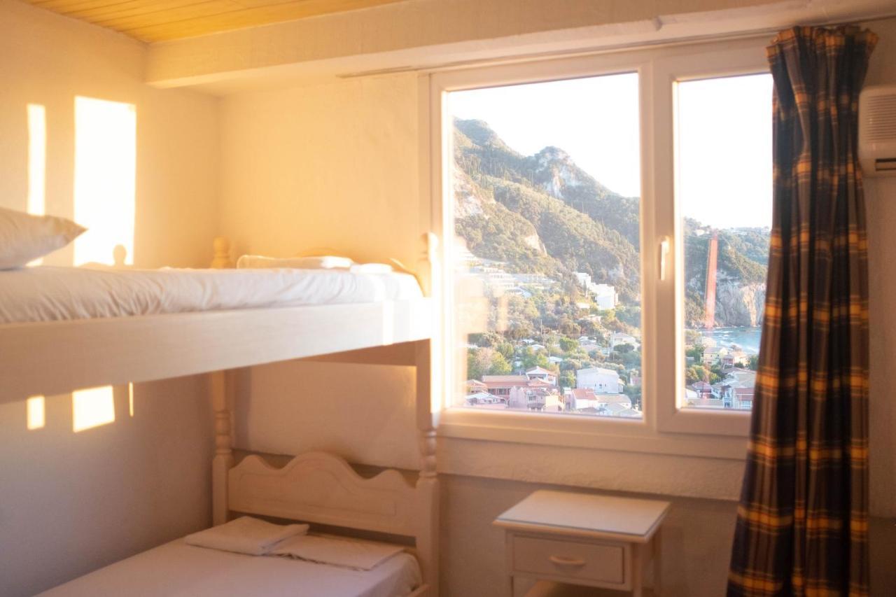 The Pink Palace Hostel アギオス・ゴルディオス エクステリア 写真