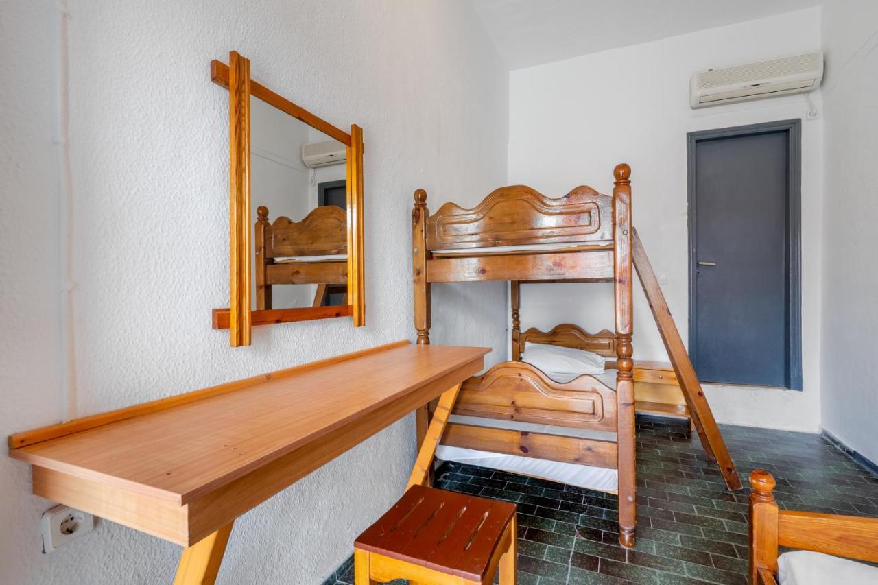 The Pink Palace Hostel アギオス・ゴルディオス 部屋 写真