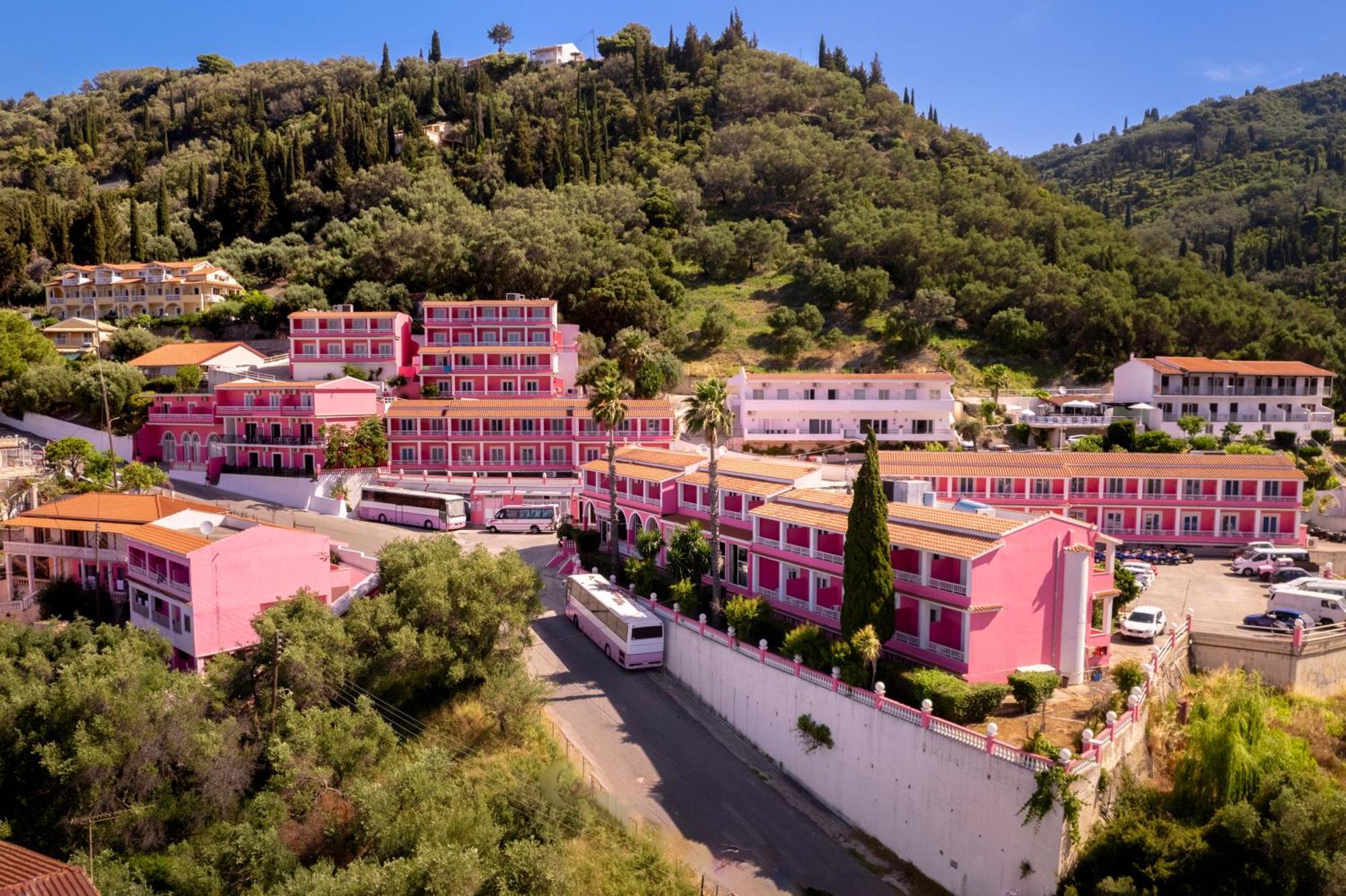 The Pink Palace Hostel アギオス・ゴルディオス エクステリア 写真