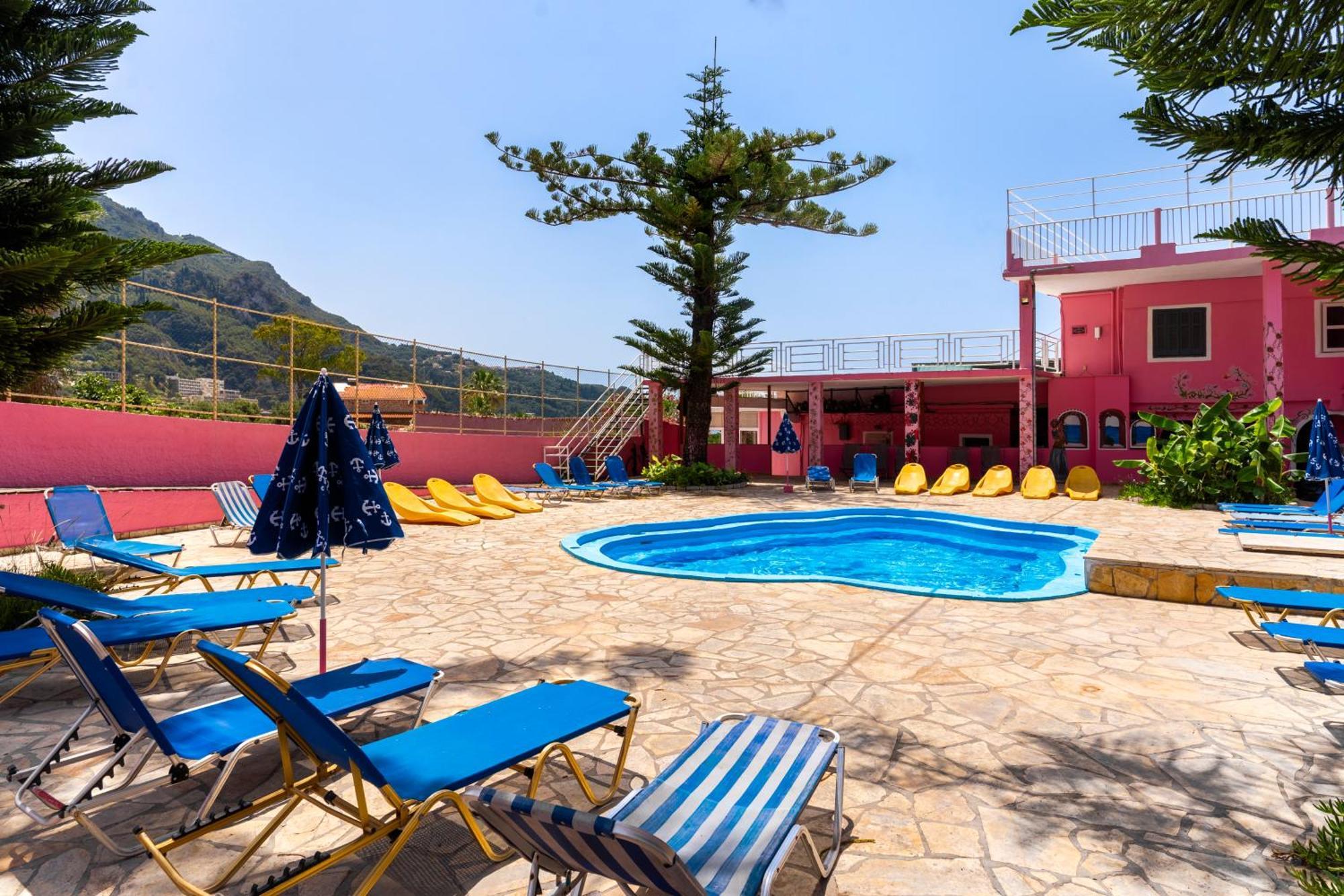 The Pink Palace Hostel アギオス・ゴルディオス エクステリア 写真